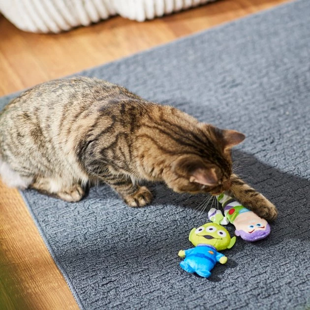 Pixar Buzz Lightyear & Aliens Plush Cat Toy with Catnip, 2 count 4 Pixar Buzz Lightyear & Aliens Plush Cat Toy with Catnip, 2 count - Image 3
