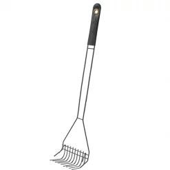 Four Paws Wire Rake Scooper for Grass